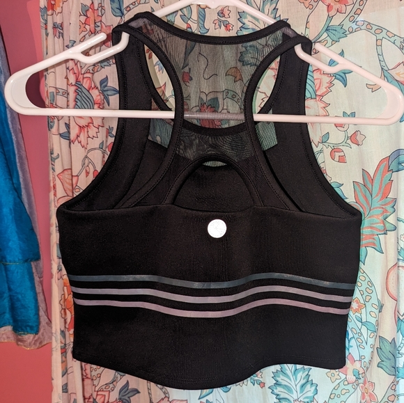 Women's XS Athletic Crop Top Built in Bra! - Picture 3 of 7